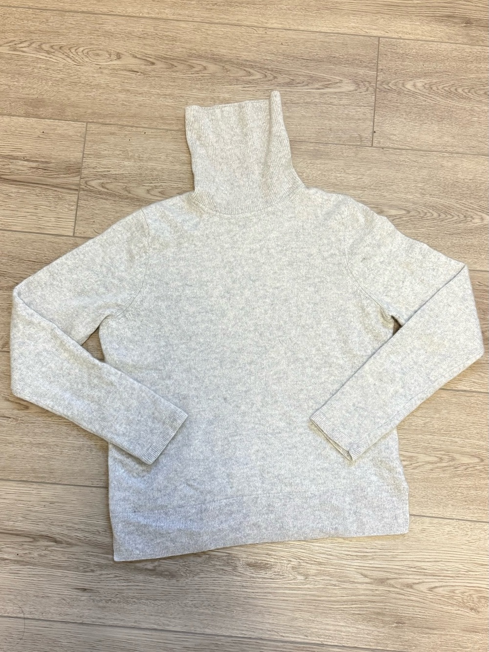 100% 2-Ply Cashmere Turtleneck Sweater Tahari